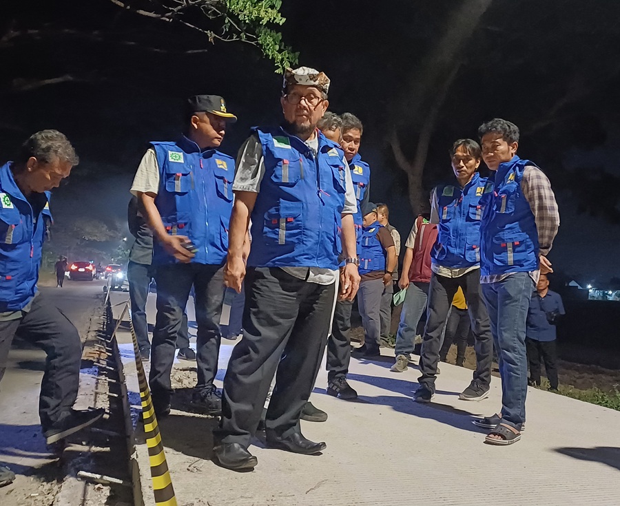 Bertahun-Tahun Ditinggal, Jalan Rusak di Cirebon Timur Akhirnya Dibangun